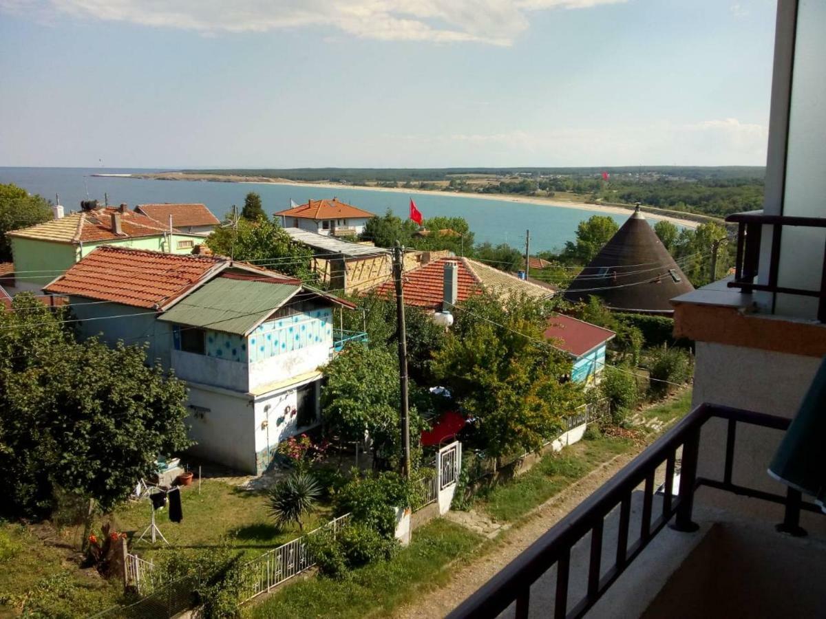 Къща За Гости Семейство Маврови 호텔 레조보 외부 사진